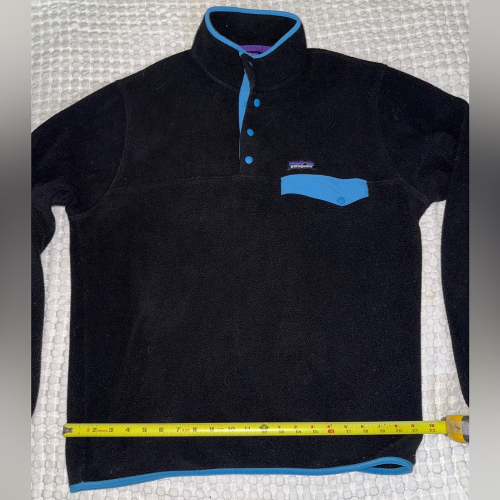Patagonia Black Synchilla Fleece with blue Trim Mens Large